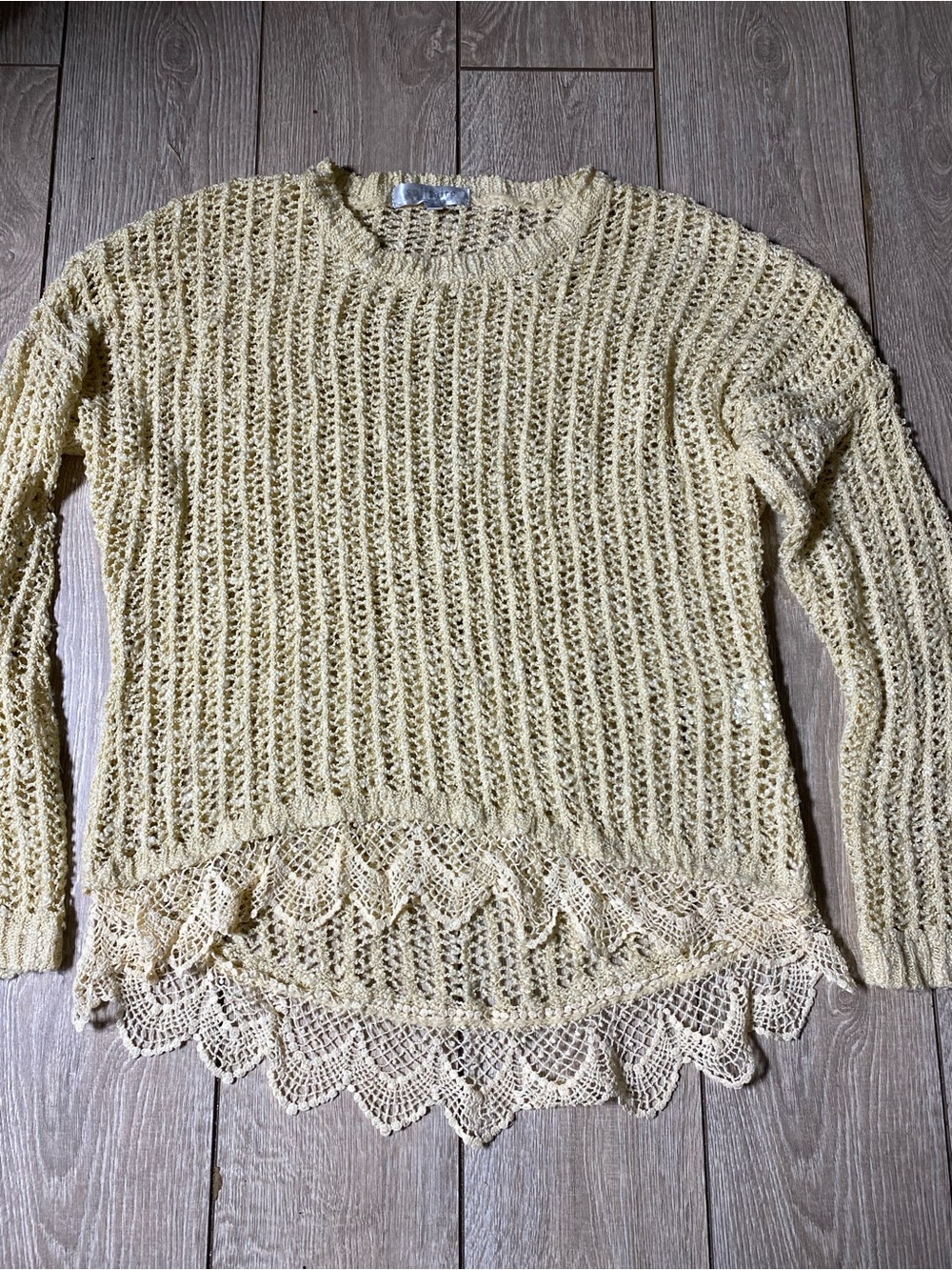 Solitaire by Rami Khosla Open Knit Crochet Sweater Lace Hem Boho Cream M